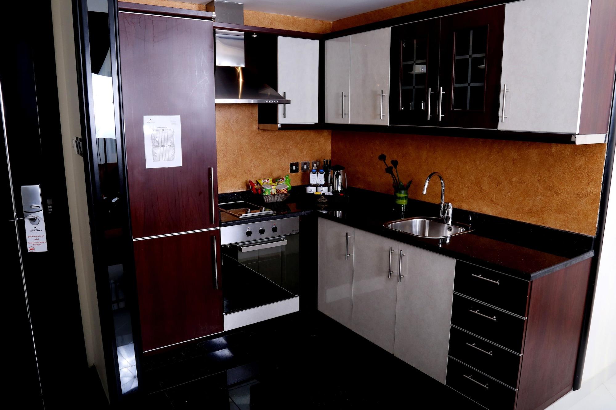 Royal Grand Suite Hotel Charjah Extérieur photo