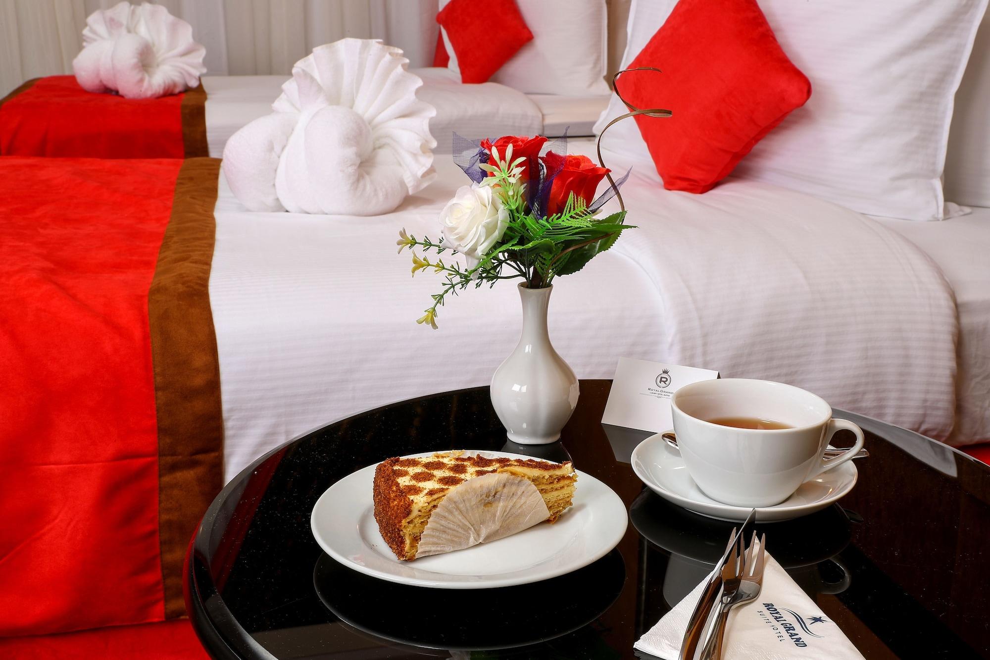 Royal Grand Suite Hotel Charjah Extérieur photo