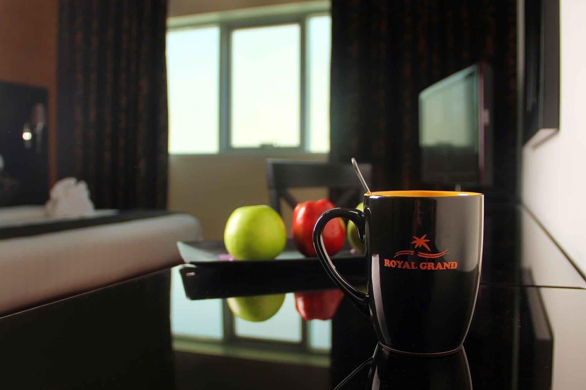 Royal Grand Suite Hotel Charjah Extérieur photo