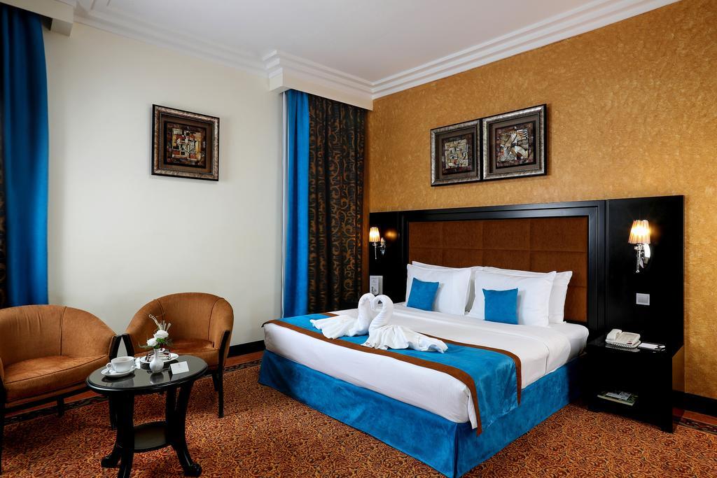 Royal Grand Suite Hotel Charjah Extérieur photo