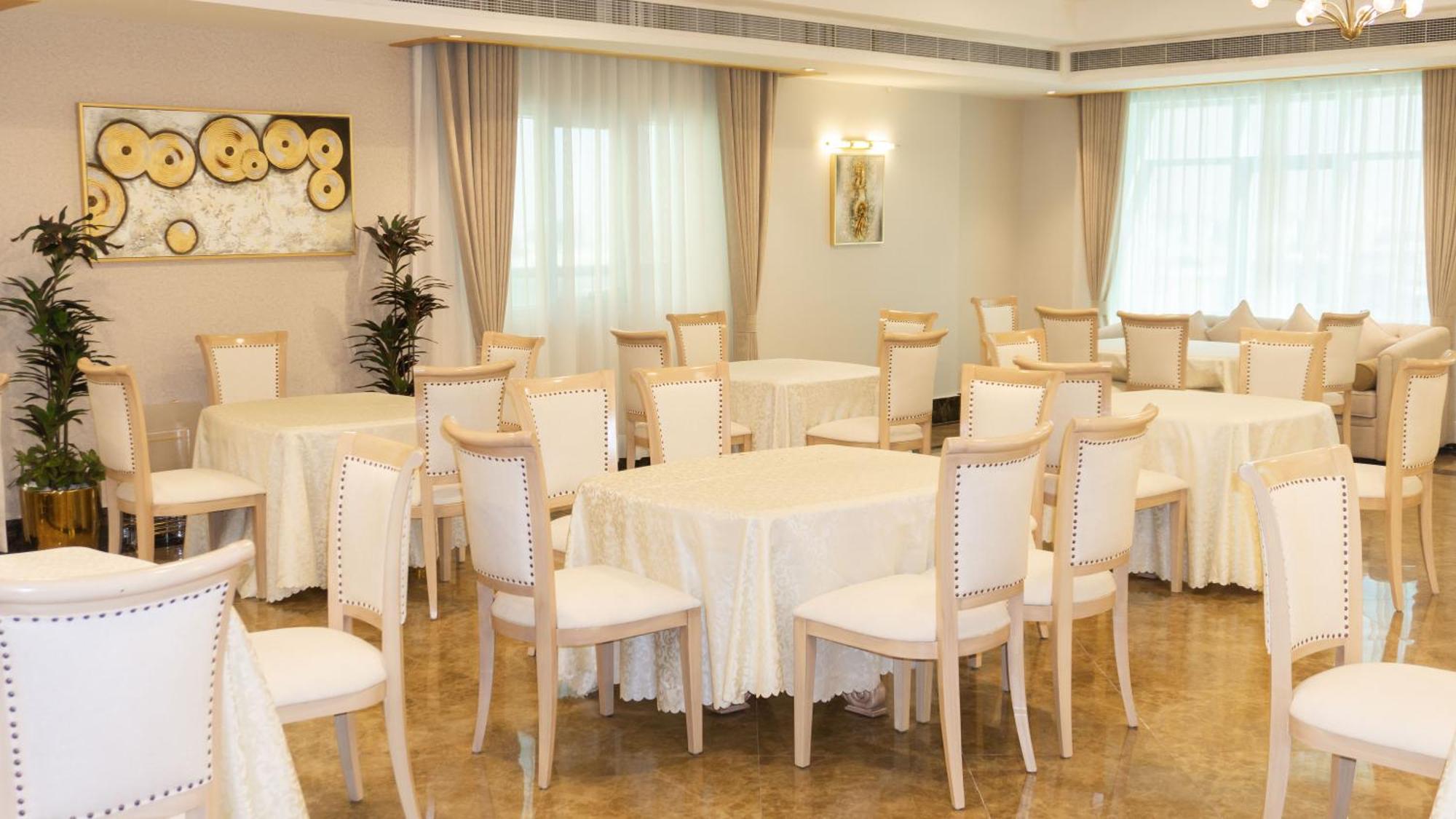 Royal Grand Suite Hotel Charjah Extérieur photo