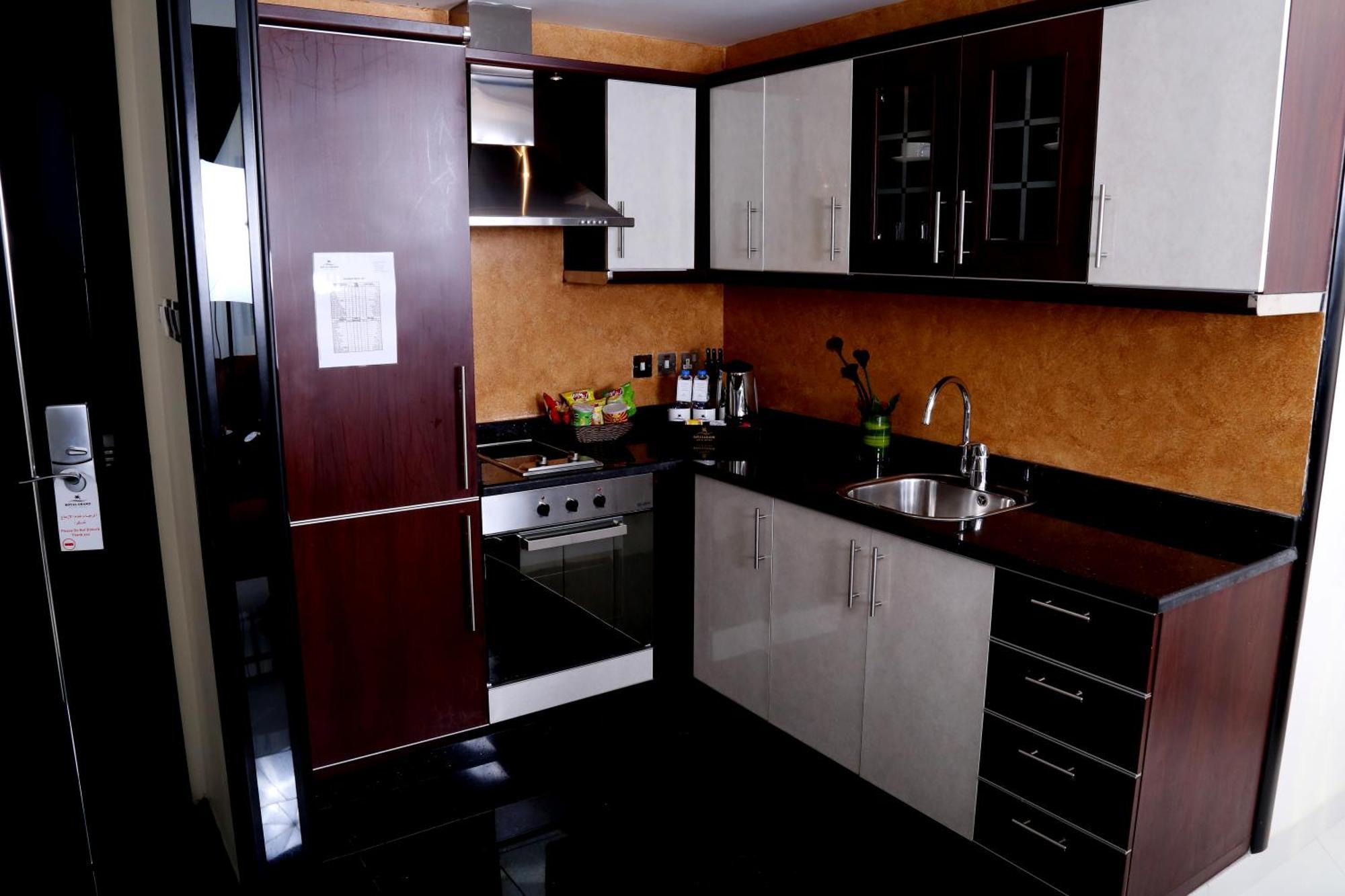 Royal Grand Suite Hotel Charjah Extérieur photo