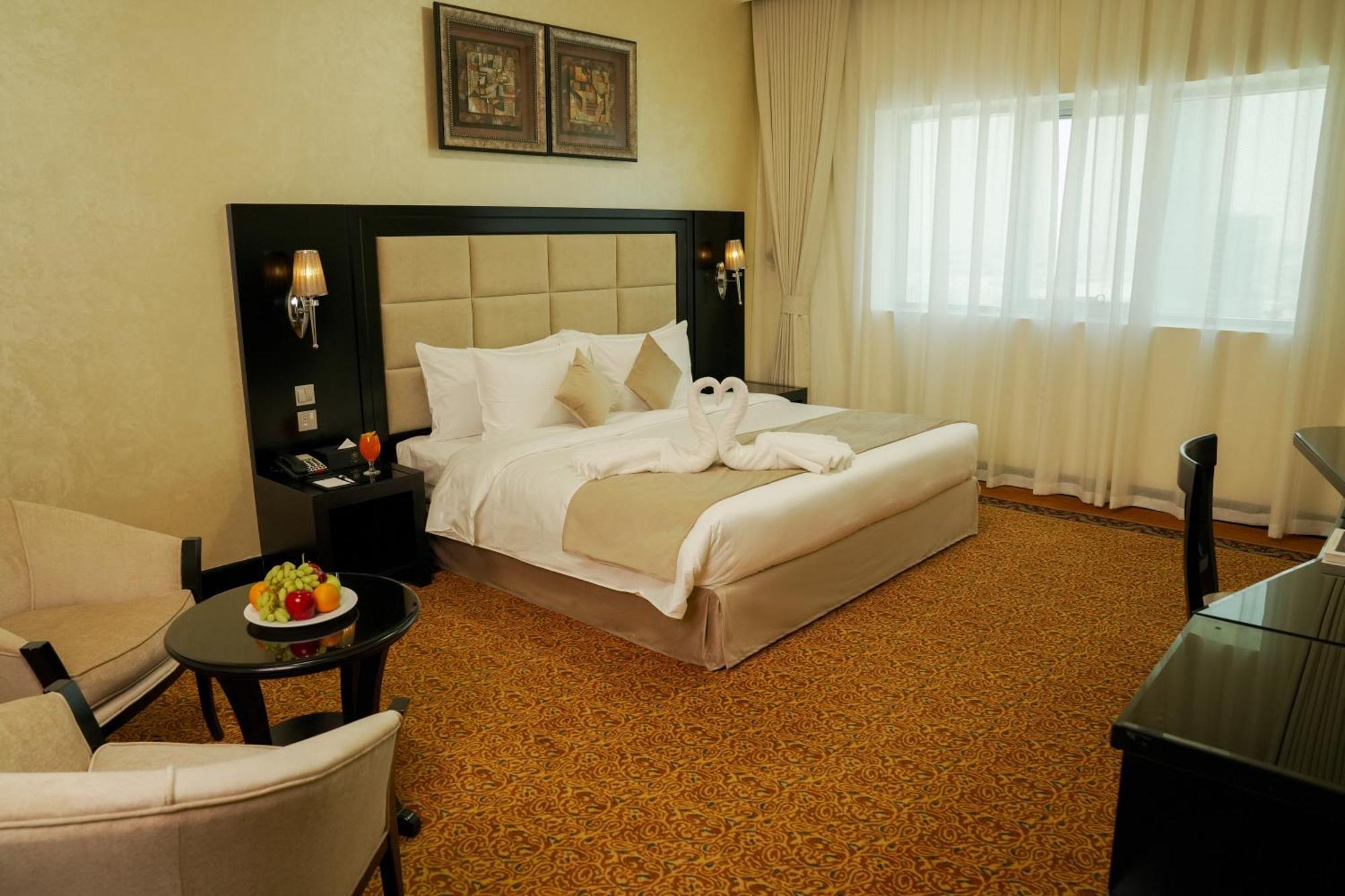Royal Grand Suite Hotel Charjah Extérieur photo
