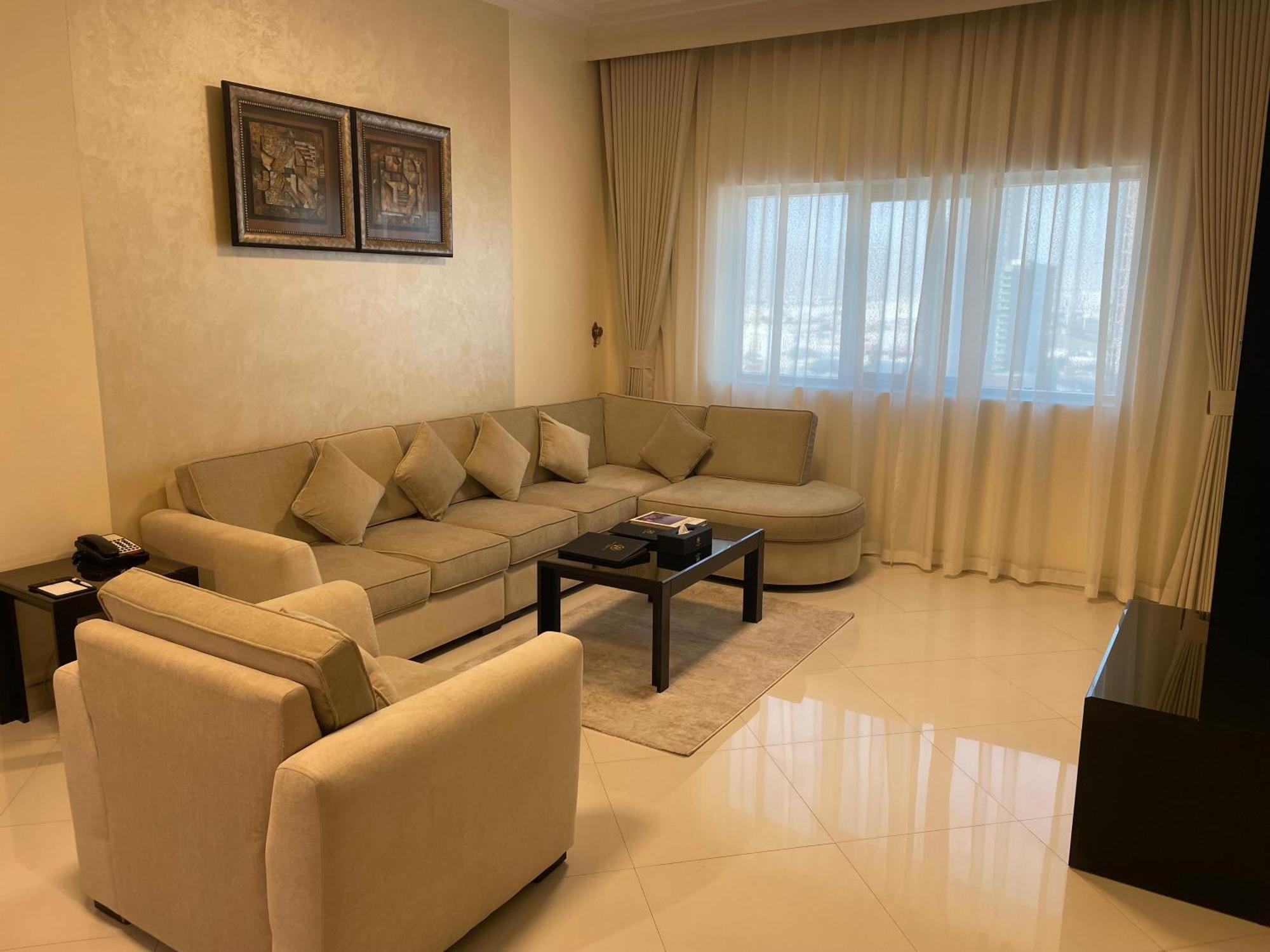Royal Grand Suite Hotel Charjah Extérieur photo