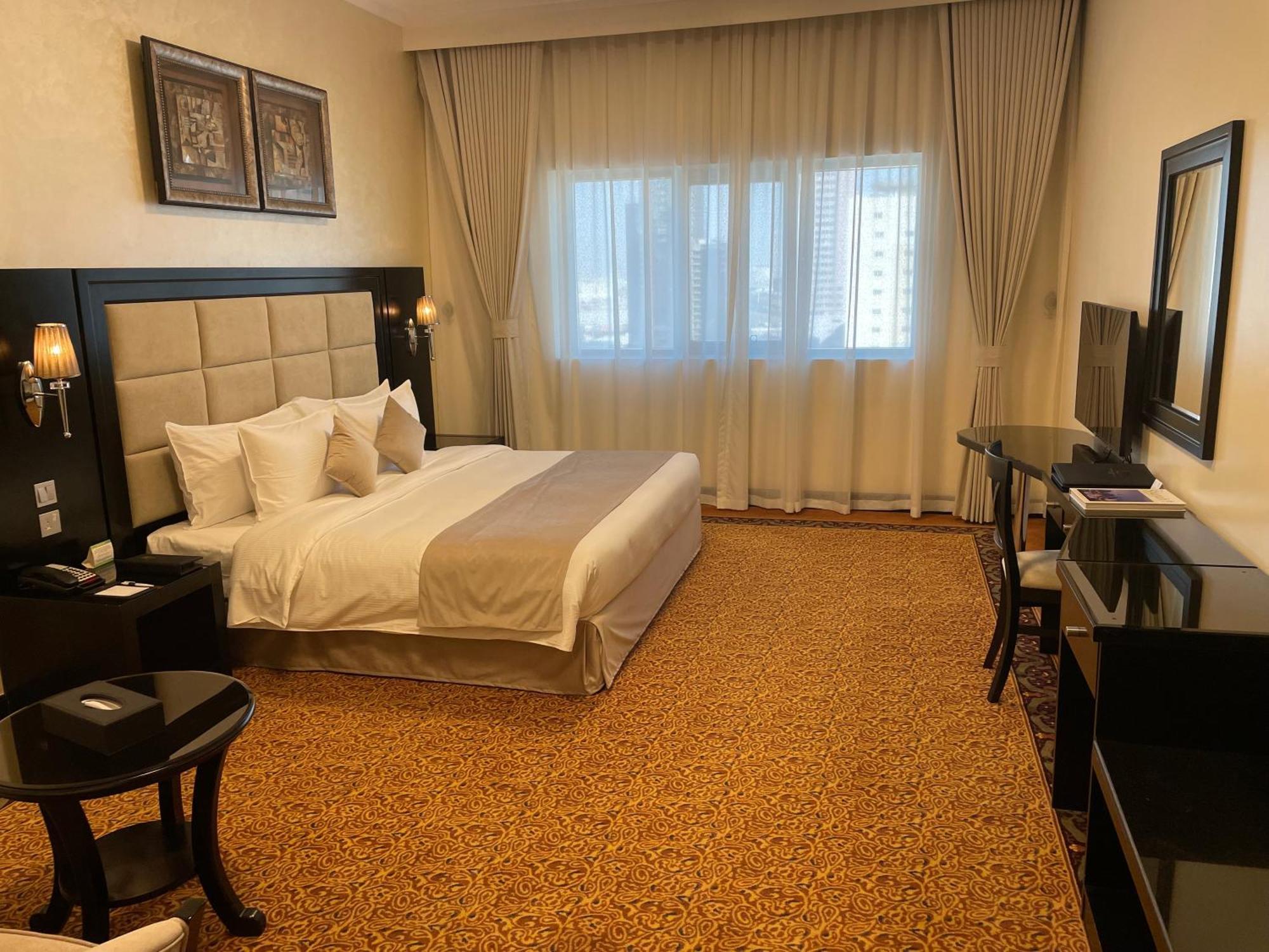 Royal Grand Suite Hotel Charjah Extérieur photo
