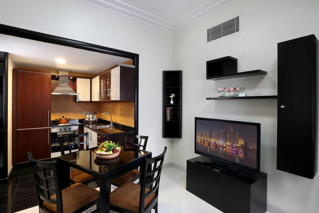 Royal Grand Suite Hotel Charjah Extérieur photo