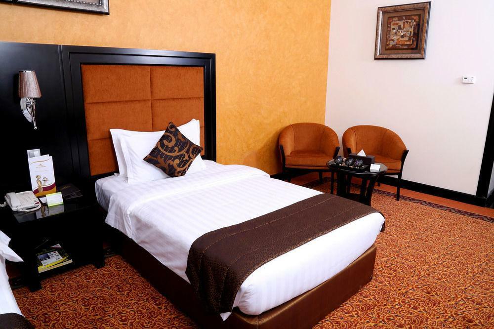Royal Grand Suite Hotel Charjah Extérieur photo