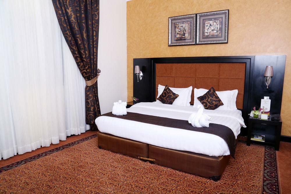 Royal Grand Suite Hotel Charjah Extérieur photo